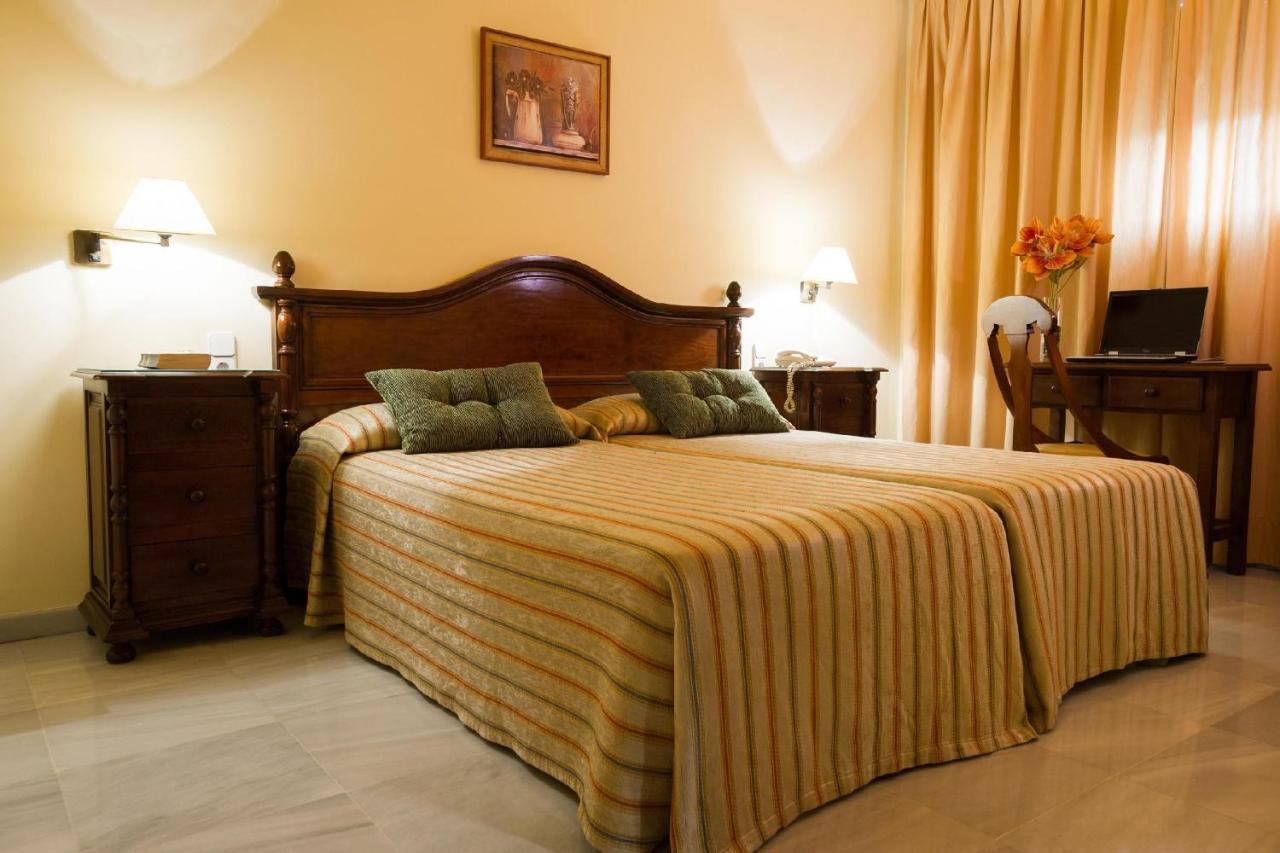 Hotel Gran Avenida Coria del Río المظهر الخارجي الصورة