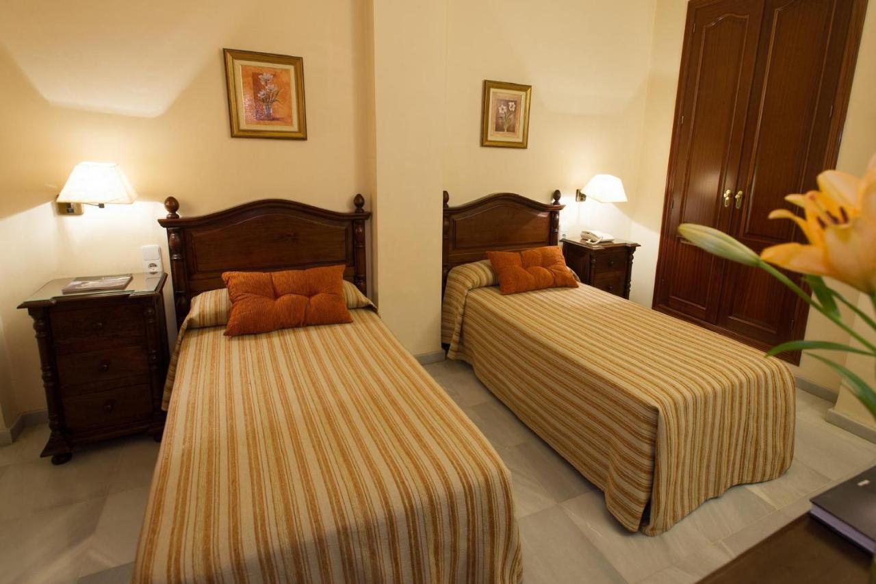 Hotel Gran Avenida Coria del Río المظهر الخارجي الصورة